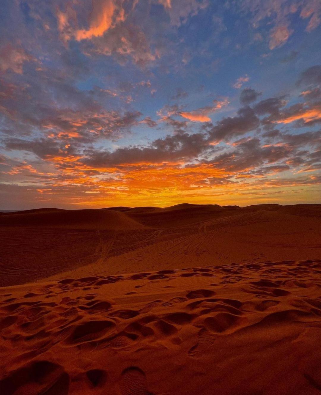 Отель Sahara Luxury Camp Мерзуга Экстерьер фото